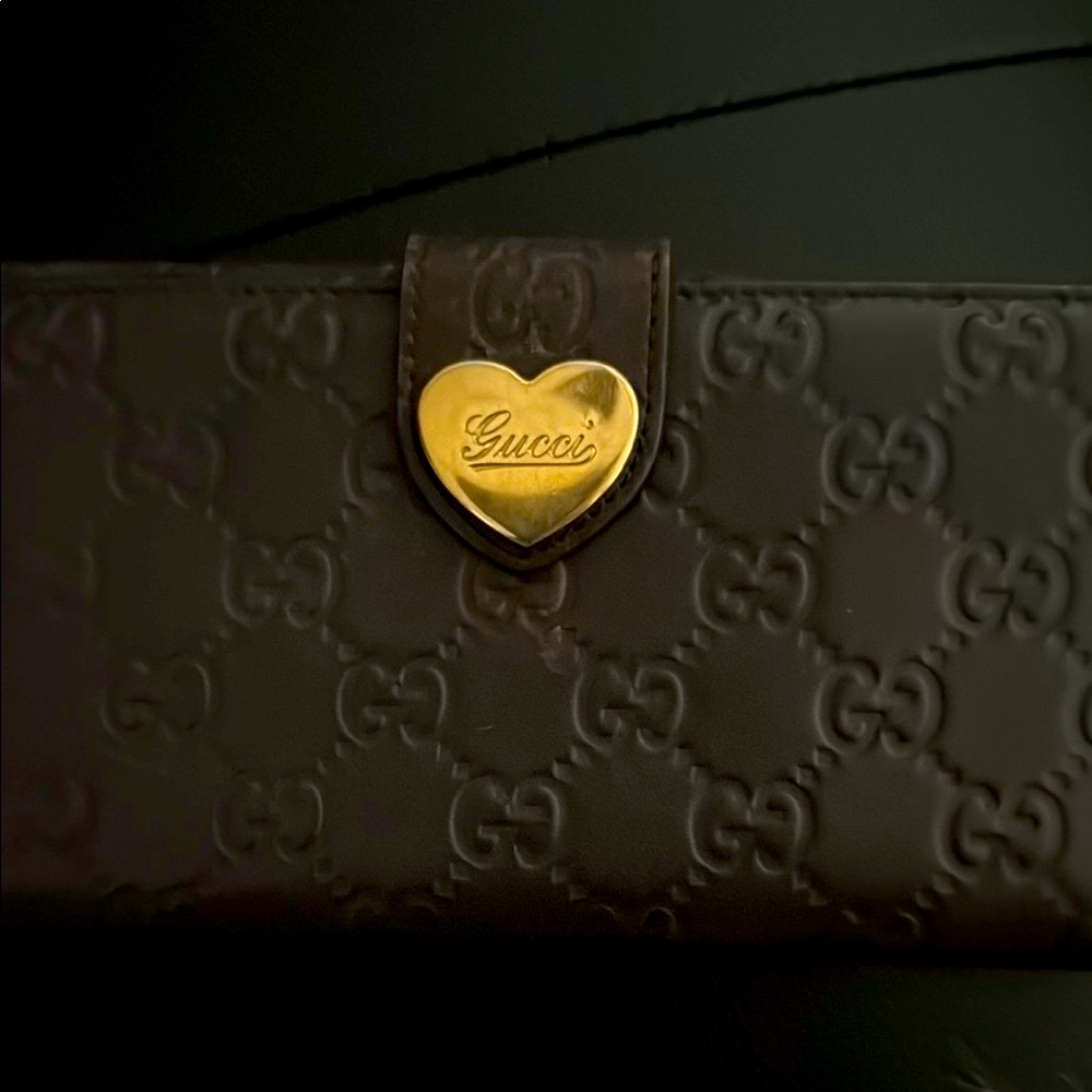Gucci Embossed Wallet - Picture 7 of 7